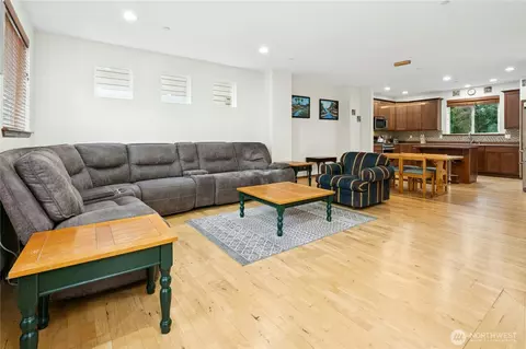 Living - 427 120th St SE, Everett, WA 98208 photo 1 of 1