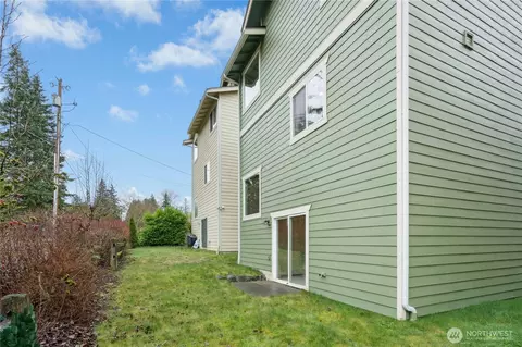 Exterior - 427 120th St SE, Everett, WA 98208 photo 4 of 4