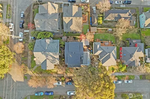 View/Area - 4228 Eastern Ave N, Seattle, WA 98103 photo 1 of 2