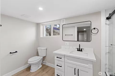 Bath - 4228 Eastern Ave N, Seattle, WA 98103 photo 4 of 4