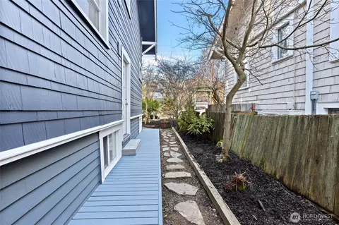 Exterior - 4228 Eastern Ave N, Seattle, WA 98103 photo 5 of 6