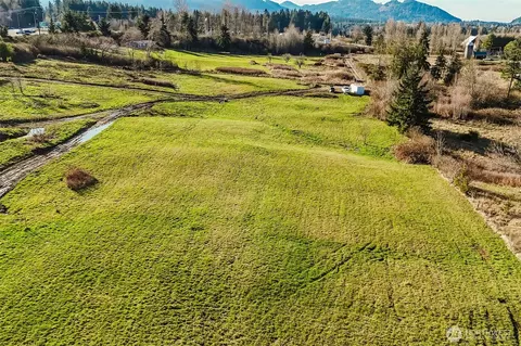 208 Laird Rd, Port Angeles, WA 98363