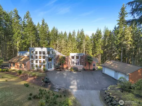 233 Raintree Ln, Sequim, WA 98382