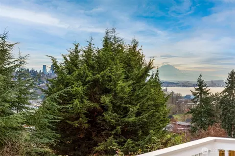 3030 26th Ave W, Seattle, WA 98199