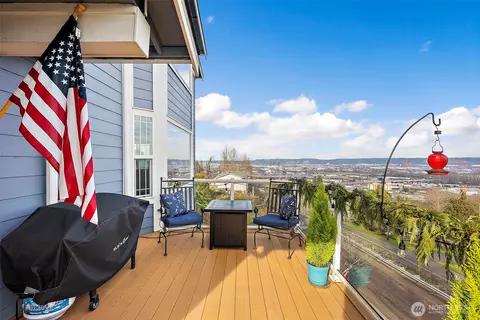 3108 E Valley View Ter, Tacoma, WA 98404