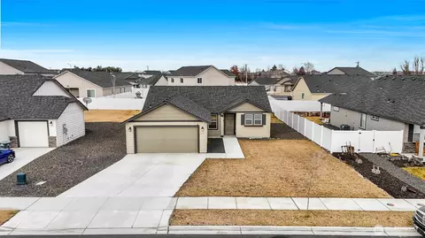 4226 W Wood Ct, Moses Lake, WA 98837