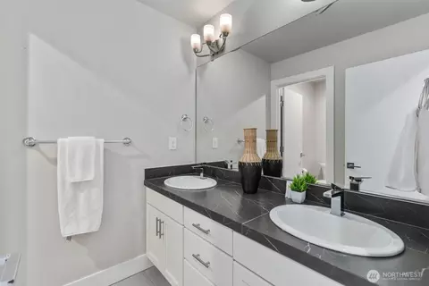 Bath - 9608 NE 182nd Ct #A, Bothell, WA 98011 photo 2 of 4