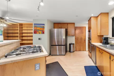 Kitchen - 4617 200th St SE, Bothell, WA 98012 photo 6 of 7