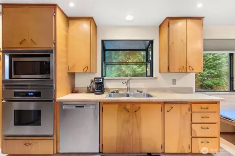 Kitchen - 4617 200th St SE, Bothell, WA 98012 photo 5 of 7