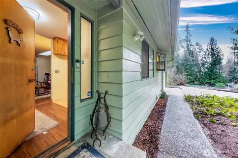 Entry Way - 4617 200th St SE, Bothell, WA 98012 photo 1 of 2