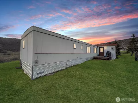 8820 Robbins Rd, Ellensburg, WA 98926