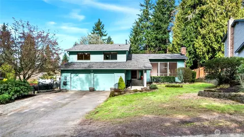 7900 NE Forest Ridge Ln, Bremerton, WA 98311