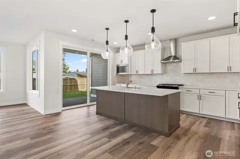 Kitchen - 1573 Lockridge Loop E, Enumclaw, WA 98022 photo 1 of 4