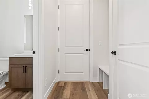Entry Way - 1573 Lockridge Loop E, Enumclaw, WA 98022 photo 3 of 5