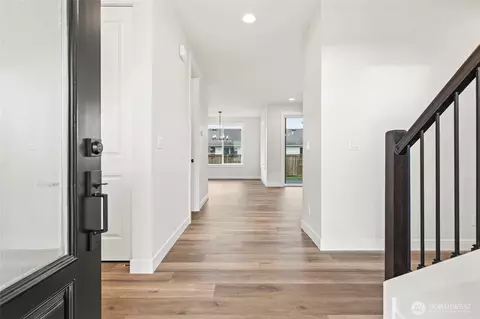 Entry Way - 1573 Lockridge Loop E, Enumclaw, WA 98022 photo 1 of 5