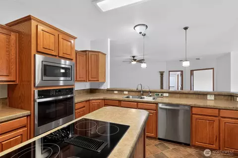 402 Parrish Rd, Sequim, WA 98382 photo 8