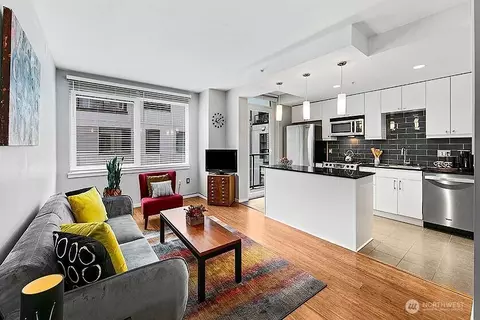 76 Cedar St #603, Seattle, WA 98121