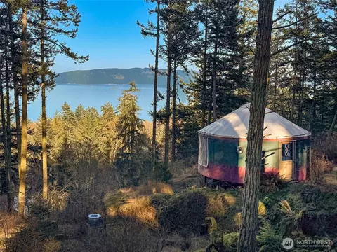 1407 Obstruction Pass Rd, Orcas Island, WA 98245