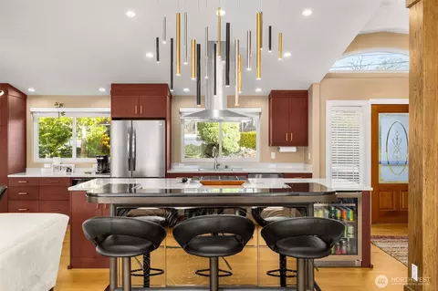 Kitchen - 4724 Gardner Ave, Everett, WA 98203 photo 5 of 5