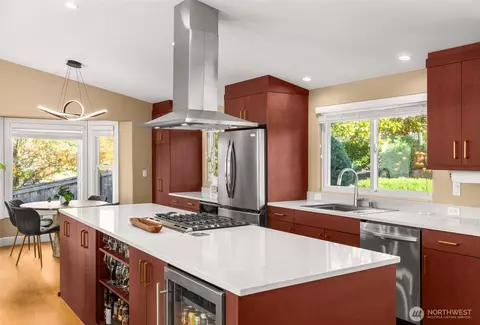 Kitchen - 4724 Gardner Ave, Everett, WA 98203 photo 1 of 5