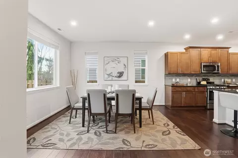 Dining - 4419 31st Ave SE, Everett, WA 98203 photo 2 of 4