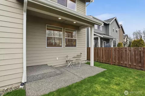 Exterior - 4419 31st Ave SE, Everett, WA 98203 photo 5 of 6
