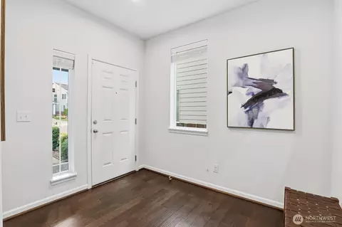 Entry Way - 4419 31st Ave SE, Everett, WA 98203 photo 1 of 2