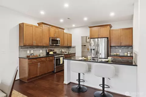 Kitchen - 4419 31st Ave SE, Everett, WA 98203 photo 4 of 5