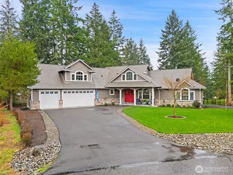 141 E Hofaker Rd, Allyn, WA 98524