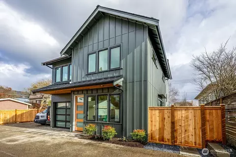 8319 25th Ave NW, Seattle, WA 98117