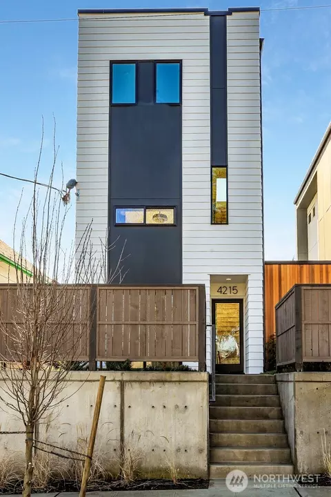 4215 S Findlay St, Seattle, WA 98118