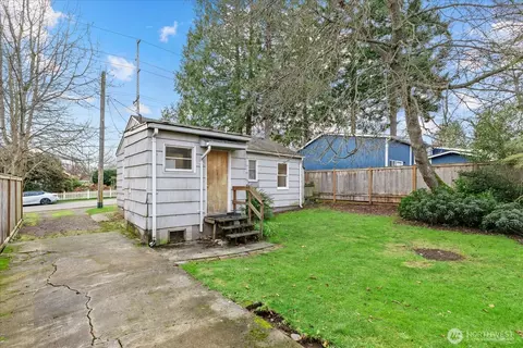 918 NW 87th St, Seattle, WA 98117