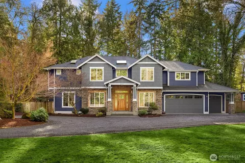 8997 Springwood Ave NE, Bainbridge Island, WA 98110