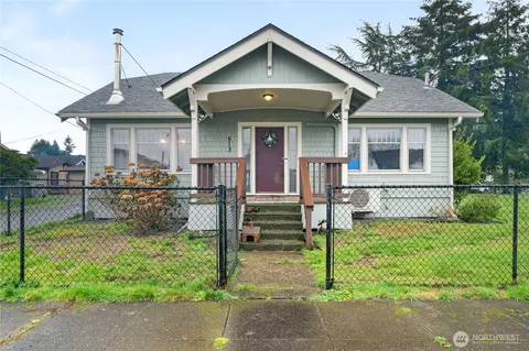 513 E St, Cosmopolis, WA 98537