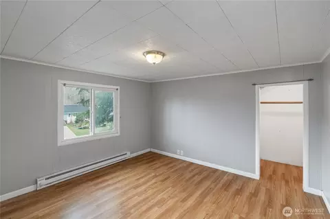 Bedroom - 513 E St, Cosmopolis, WA 98537 photo 2 of 3