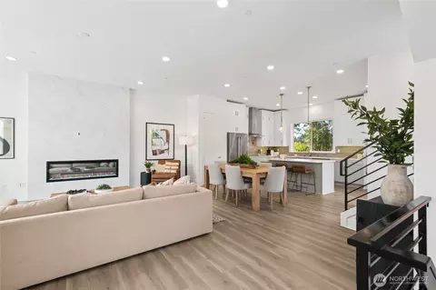 18809 99th Pl NE #C, Bothell, WA 98011