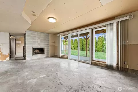 Living - 9029 Eastview Ave, Everett, WA 98208 photo 4 of 6