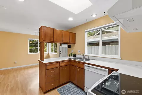 Kitchen - 9029 Eastview Ave, Everett, WA 98208 photo 2 of 3