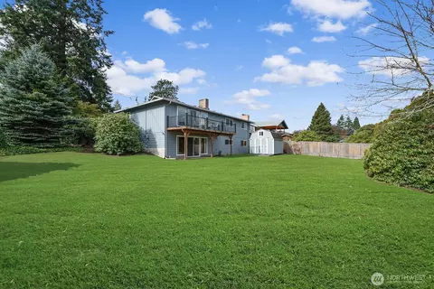 Exterior - 9029 Eastview Ave, Everett, WA 98208 photo 5 of 8