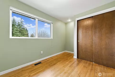 Bedroom - 9029 Eastview Ave, Everett, WA 98208 photo 6 of 10