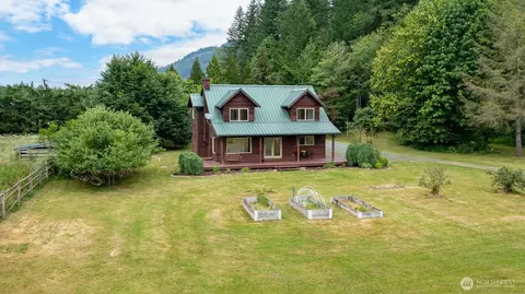 6373 Eastwood Rd, Deming, WA 98244