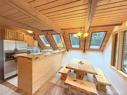 Dining - 75 Highland Loop, Ronald, WA 98940 photo 3 of 3