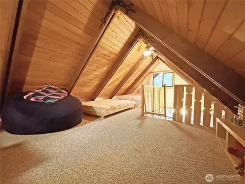 Bedroom - 75 Highland Loop, Ronald, WA 98940 photo 3 of 7
