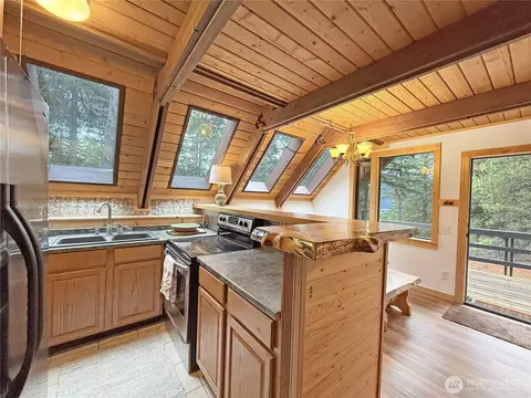 Kitchen - 75 Highland Loop, Ronald, WA 98940 photo 3 of 3