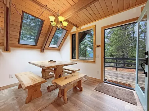 Dining - 75 Highland Loop, Ronald, WA 98940 photo 2 of 3