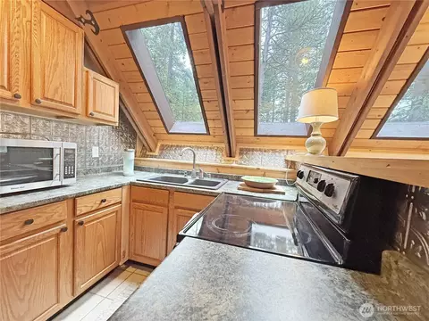 Kitchen - 75 Highland Loop, Ronald, WA 98940 photo 1 of 3