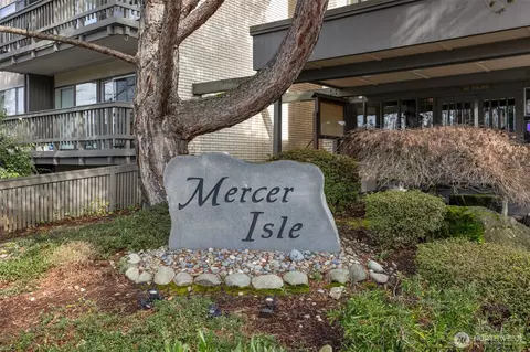 2500 81st Ave SE #118, Mercer Island, WA 98040