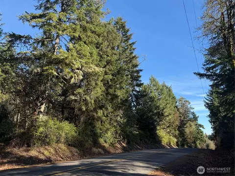 7515 Whiteman Rd SW, Longbranch, WA 98351