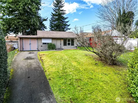 21320 68th Ave W, Lynnwood, WA 98036