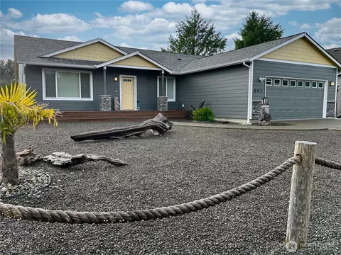 401 Seashore St SW, Ocean Shores, WA 98569
